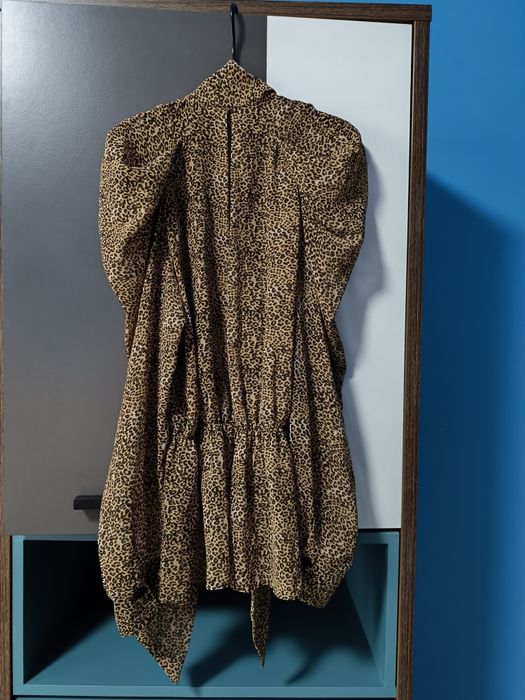 Bluza Zara dama si fusta Zara.