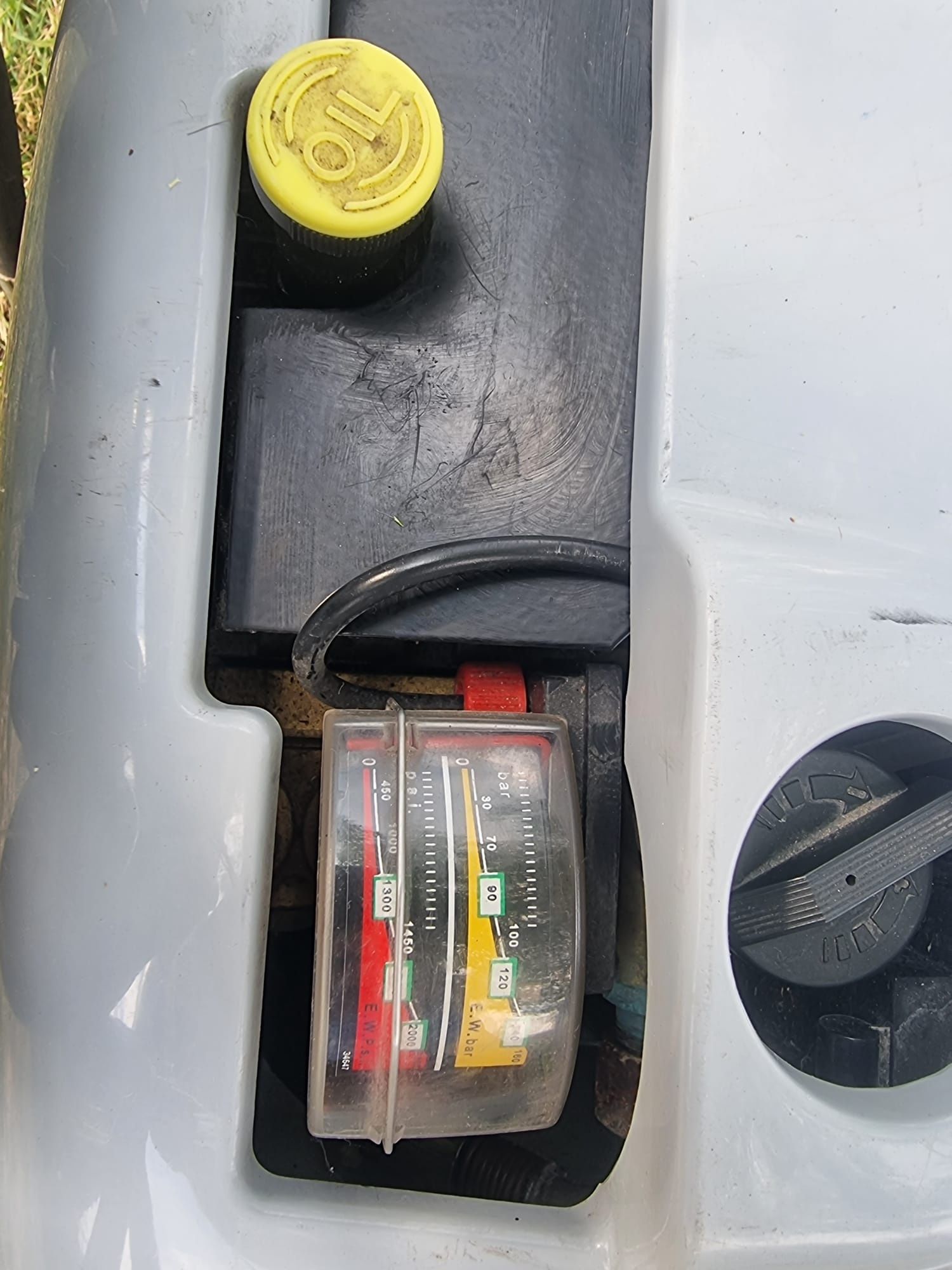 Aparat spalat cu presiune, apa calda, karcher