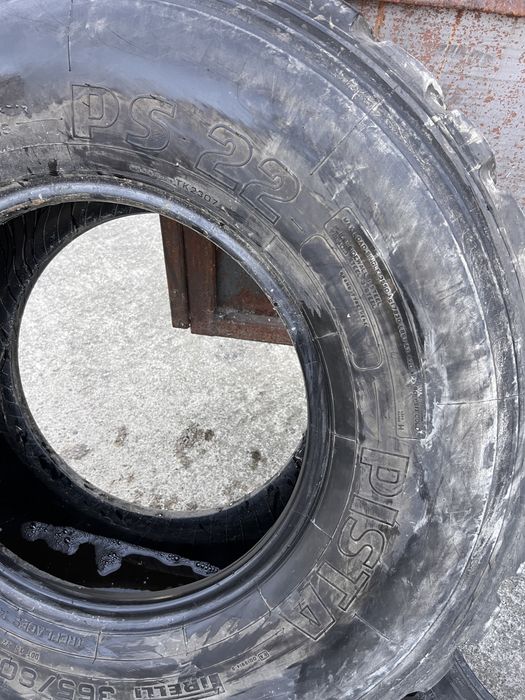 2 anvelope industriale 365/80/20 , 14.5 R20 , Pirelli , 15-17 mm