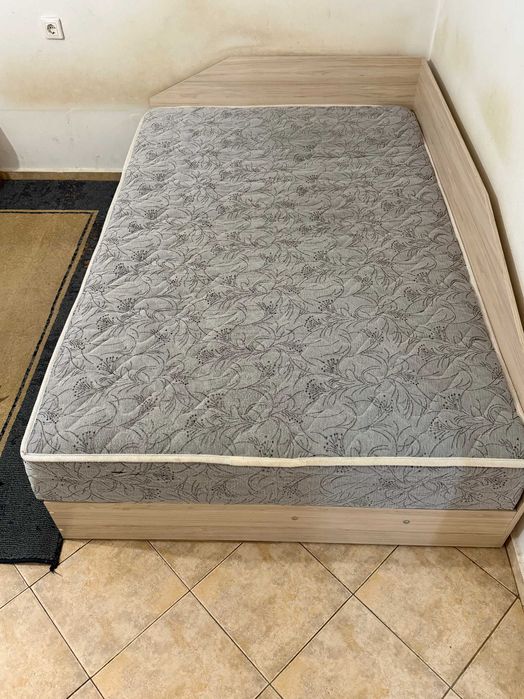 СПЕШНО: Легло + матрак