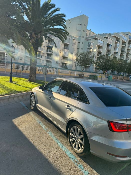 Audi A3 Limuzină 1.6 TDI Automatik