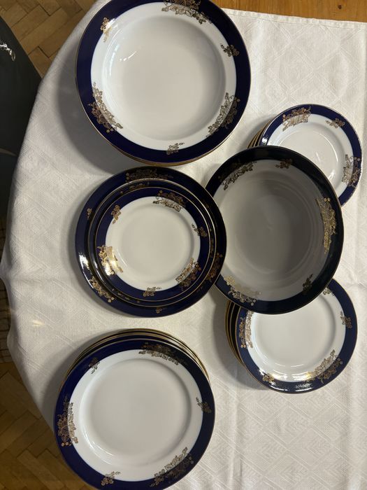 Ликсозен порцеланов  комплект за хранене