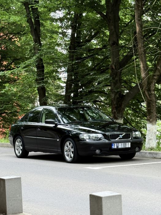 Volvo S60 2.4 Benzină 140 CP – 2004, cutie manuală