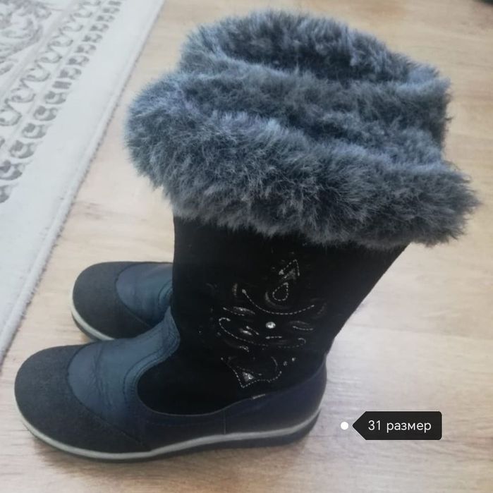Продам зимние сапоги для девочек