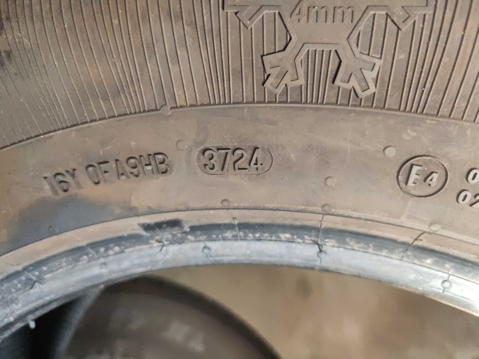 2бр.зимни гуми 235/65/17 Platin