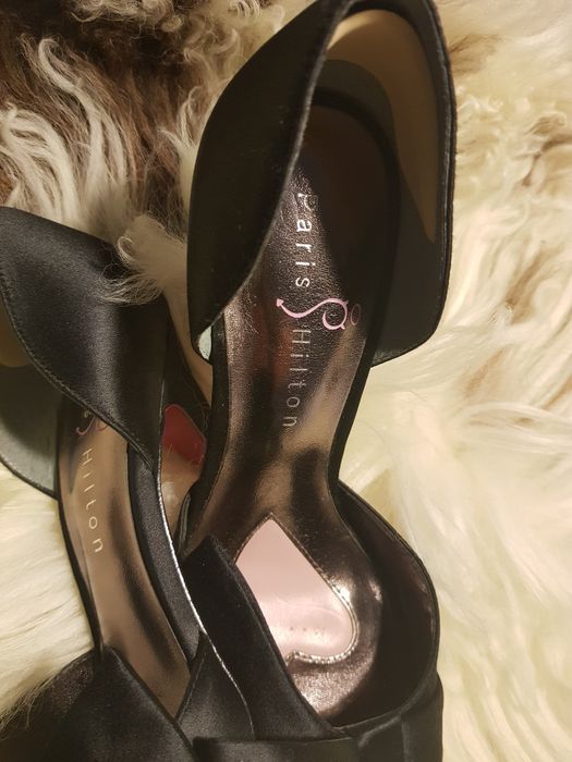 Vând sandale de gală Paris Hilton