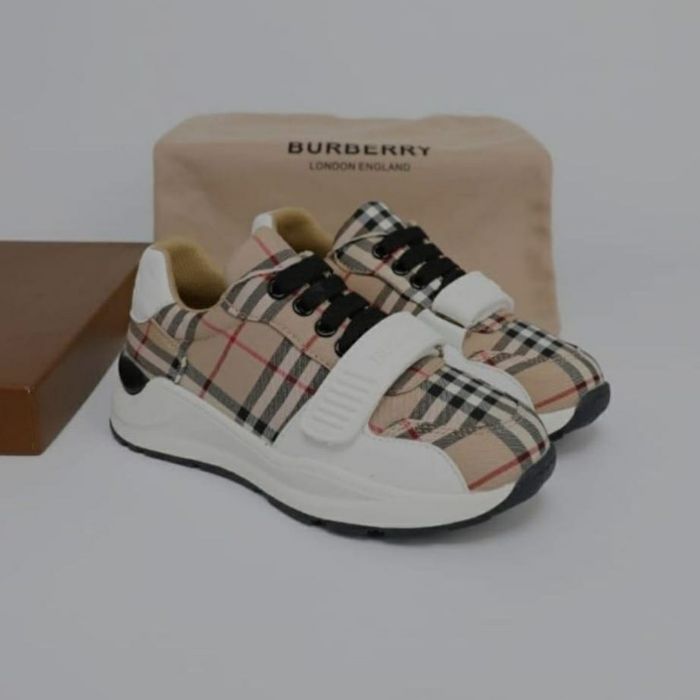 Adidasi Burberry copii