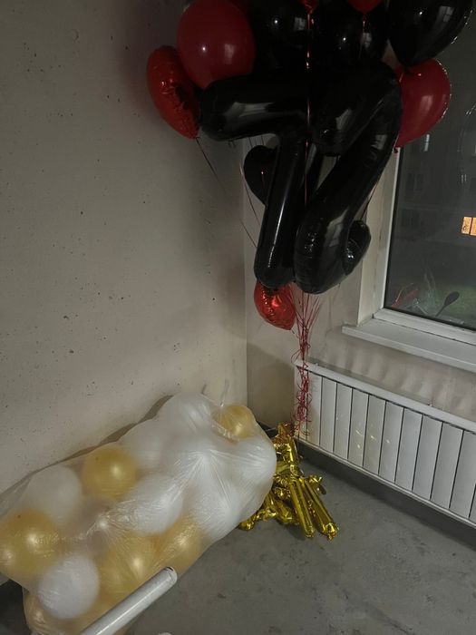 Черные красные шары