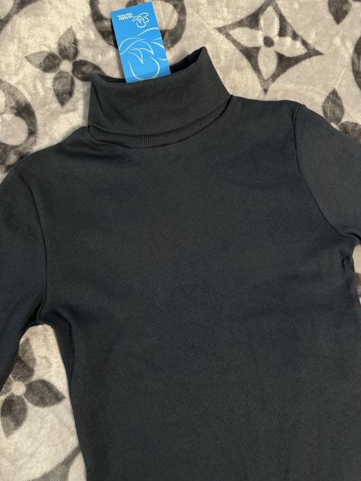 Джинсовый комбинезон водолазка