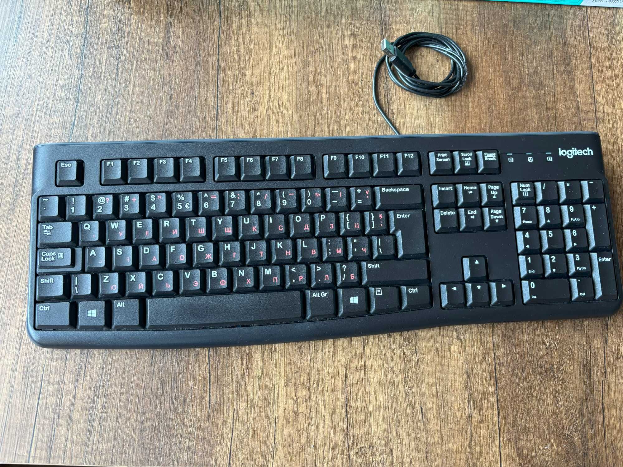 USB клавиатура и безжична мишка Logitech
