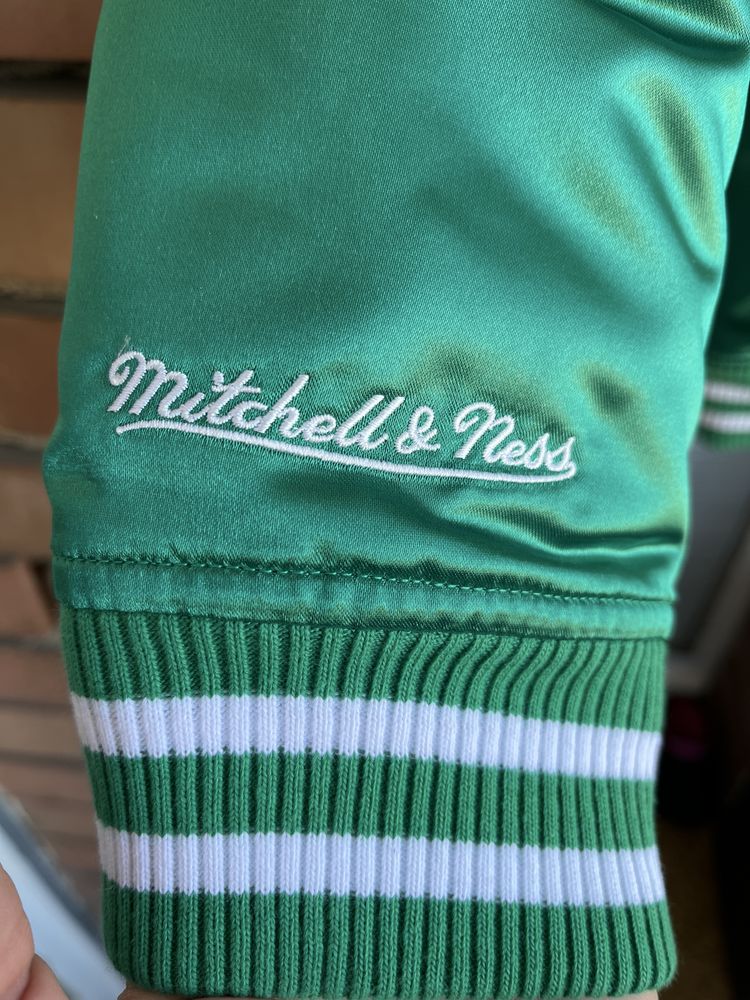 Яке на Boston Celtics от Mitchell&Ness