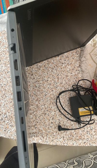 Laptop Acer – funcțional, doar Windows necesar