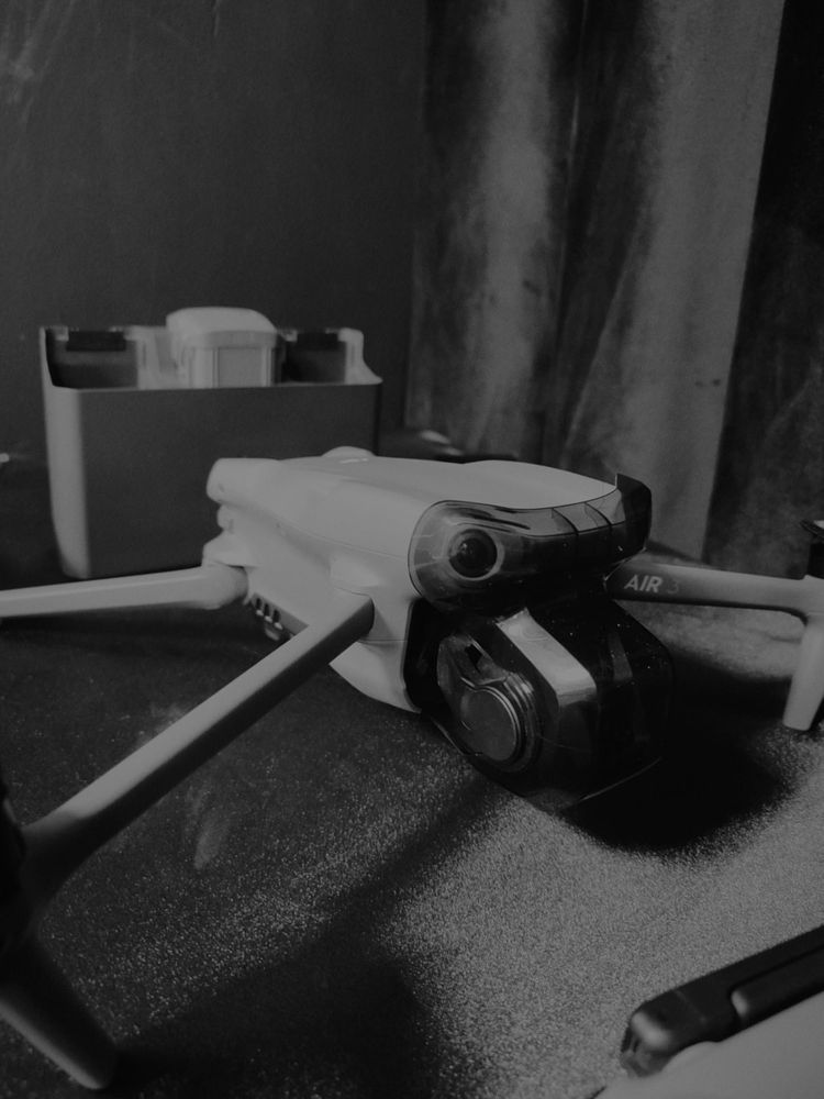 Квадракоптер Dji Air 3