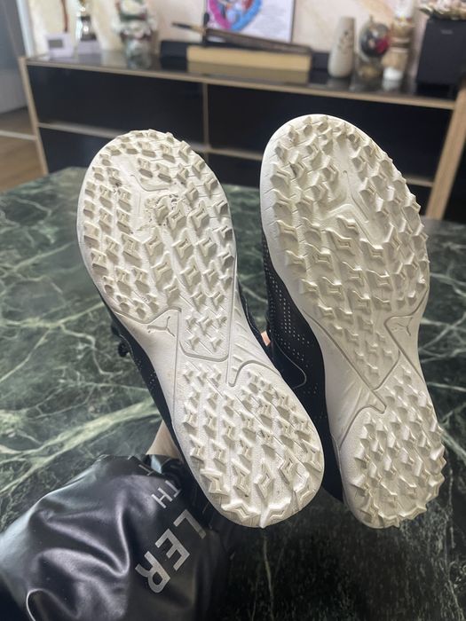 Adidasi fodbal baiat  ca si noi puma