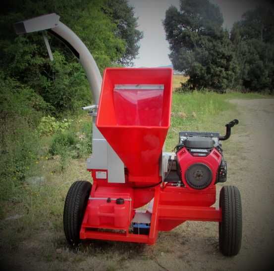 Tocator de crengi, resturi vegetale cu motor pe benzina 22cp Ventura