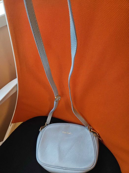 Кожена чантичка Пиер Карден