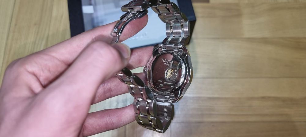 часы Tissot,в отличном состоянии(оригинал)