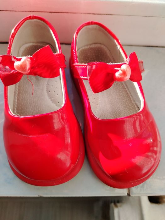 Pantofi roșii, de Crăciun, pt fetițe, mar 23,16,5 cm talpa mas pe ext