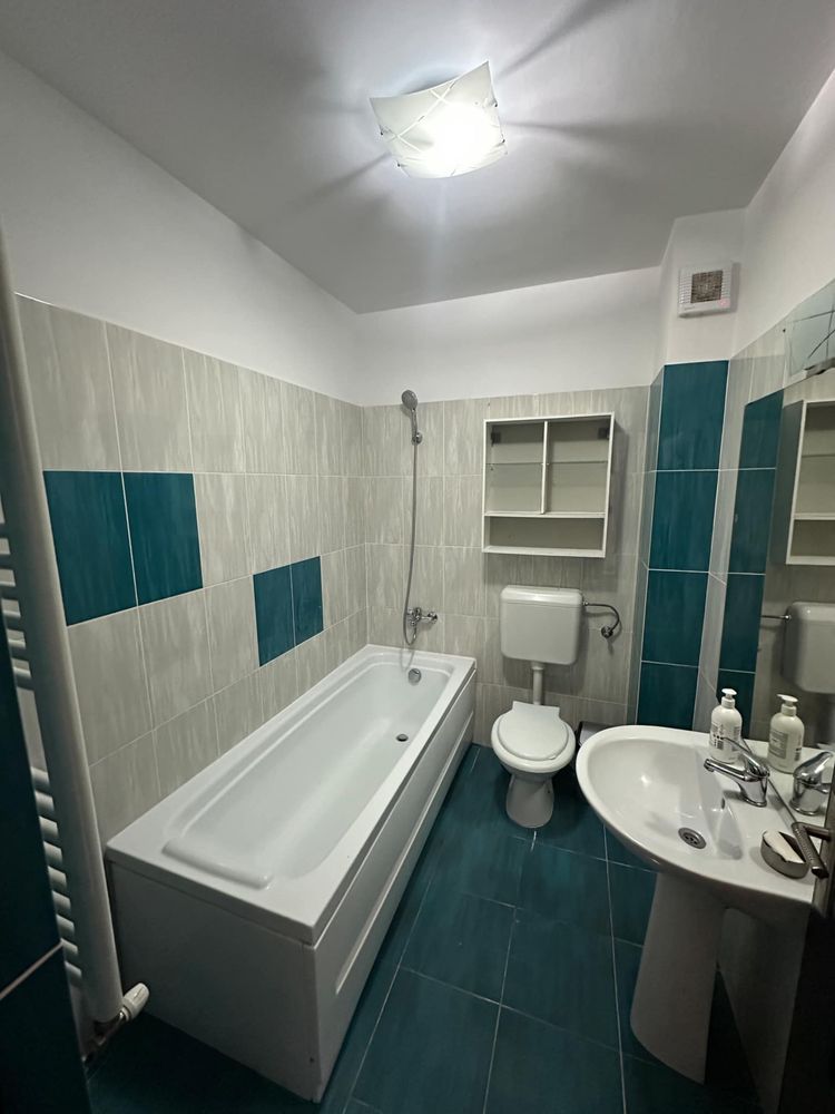 vand apartament 2 camere + mansarda zona Metalurgiei