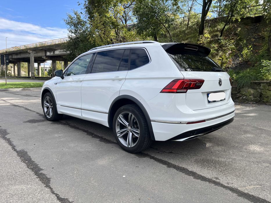 Volkswagen Tiguan Allspace 2xR-Line 2.0TDI 150CP DSG Virtual MatrixLED