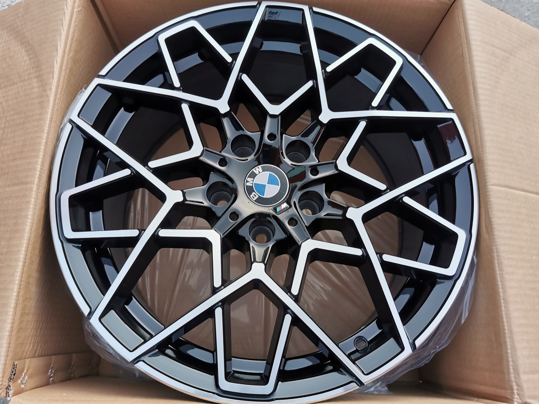 Vand jante de aliaj pentru bmw pe 18 model Shield black-polis