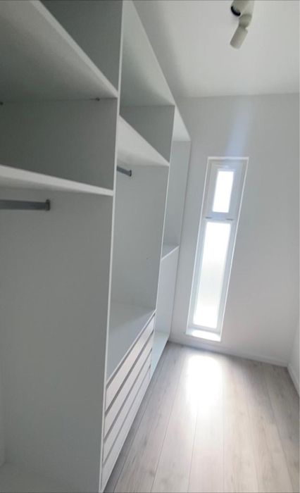 Inchiriez apartament cu curte