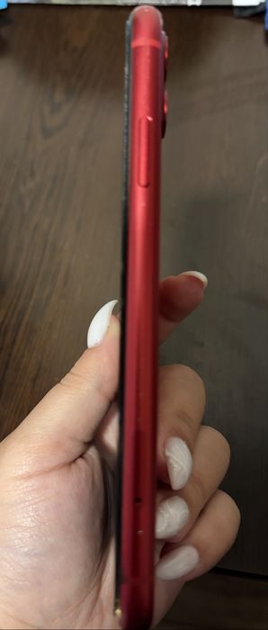 Продавам Iphone 11