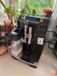 Aparat DeLonghi super automat de cafea De’Longhi Prima Donna S Soul