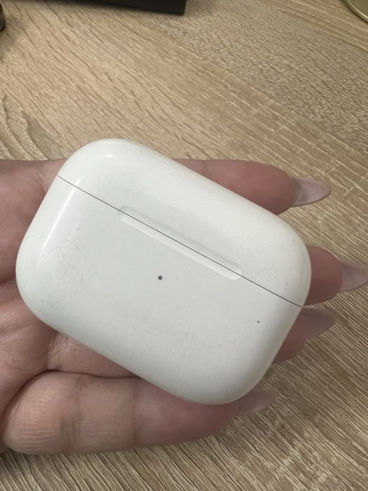 Продам кейс от наушников apple