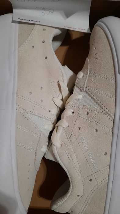 Vând adidași NOI Originali Nike Jordan series ES