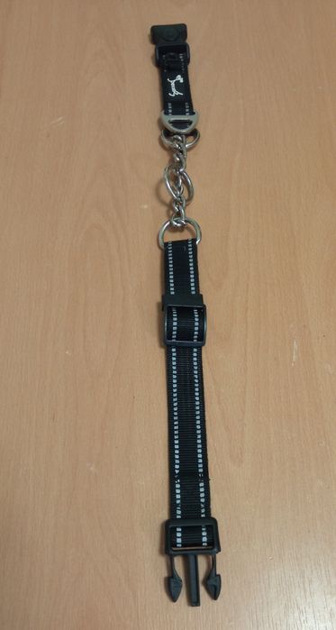 Zgarda ajustabila, noua din material textil rezistent,pentru câini