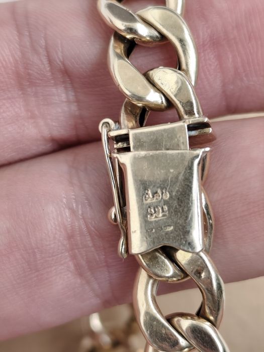 Златна гривна 585