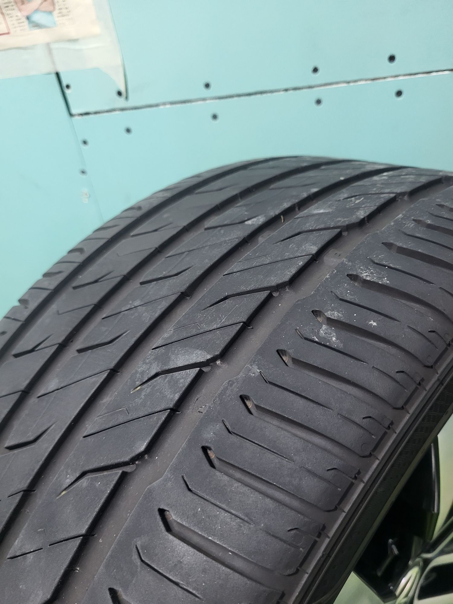 4 бр летни 255/35/19 Semperit