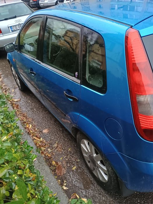 Vând Ford focus 2004