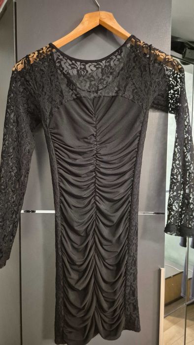 Продавам черна рокля