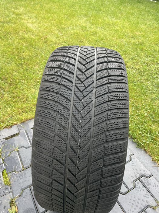 Vand 4 anvelope iarna Bridgestone R21 285/40 ca Noi!