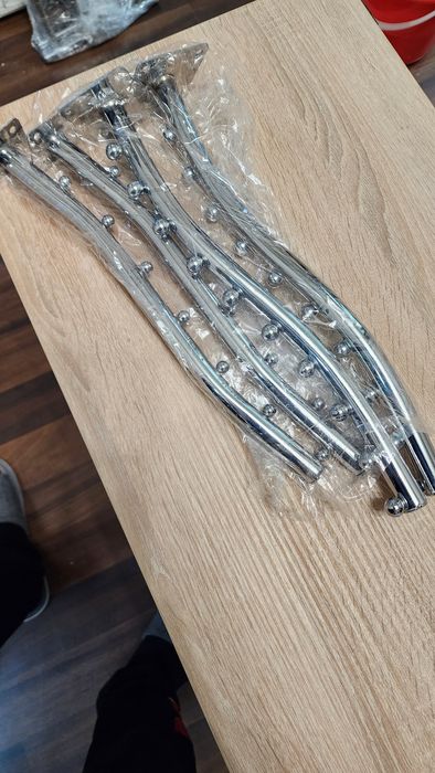 Kiyim osgich temir 4 ta