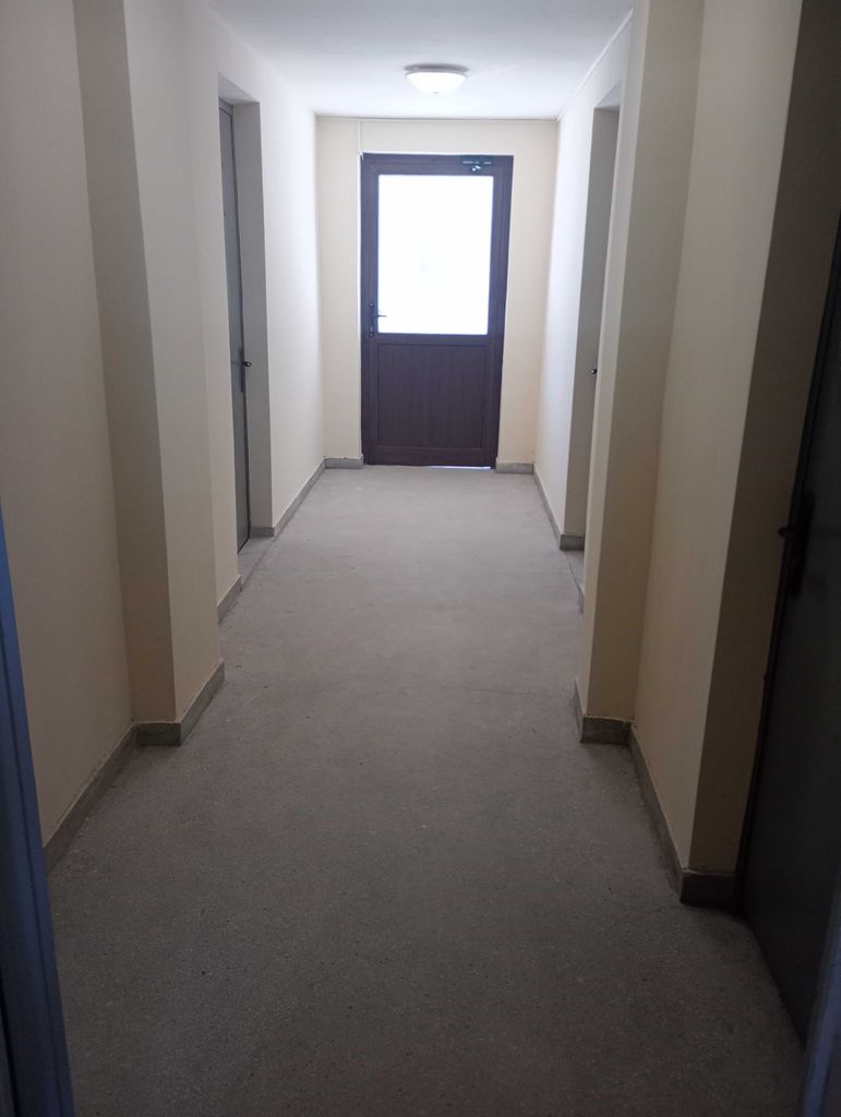 Продава се Тристаен апартамент в Пловдив, Остромила - 115 кв.м за 983 €/кв.м - Снимка #3
