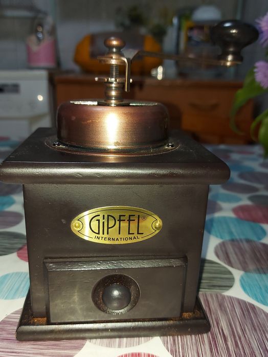 Ручная Кофемолка GIPFEL