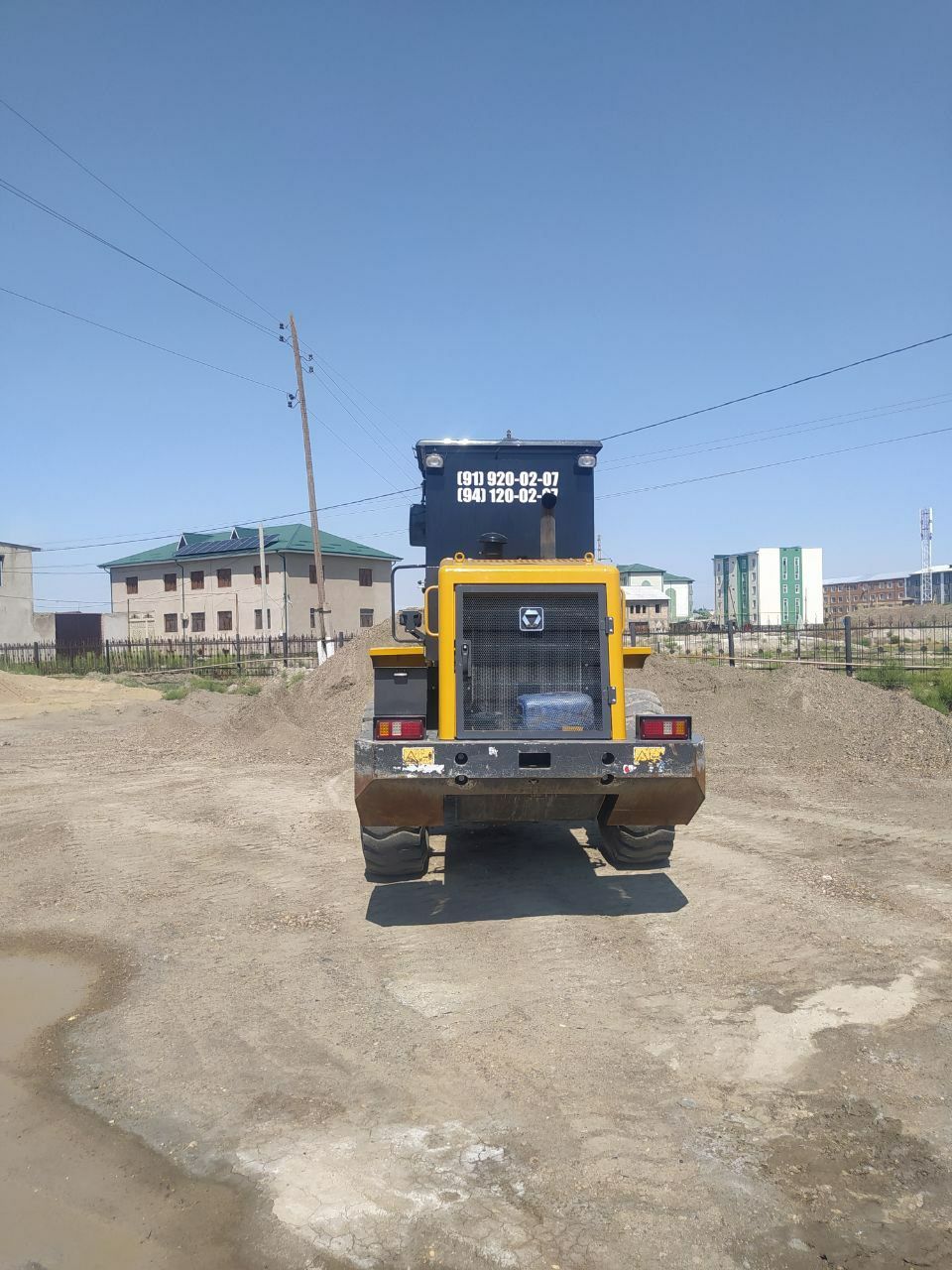 Pogruzchik frontal sotiladi.