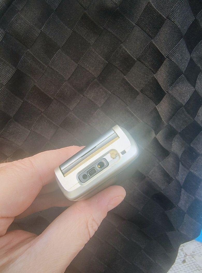 Nokia 2760 flip  ( liber de rețea)