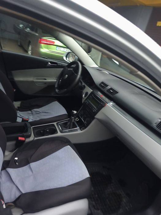 Vând vw passat b6 1.6 benzina