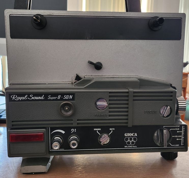 Proiector Vintage Super 8 cu sunet – Royal Sound Super 8 – 50/N – GIOC