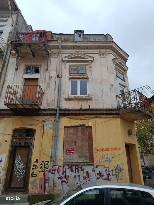 Vilă Interbelică De Vânzare Monument Istoric, Zona Universitate