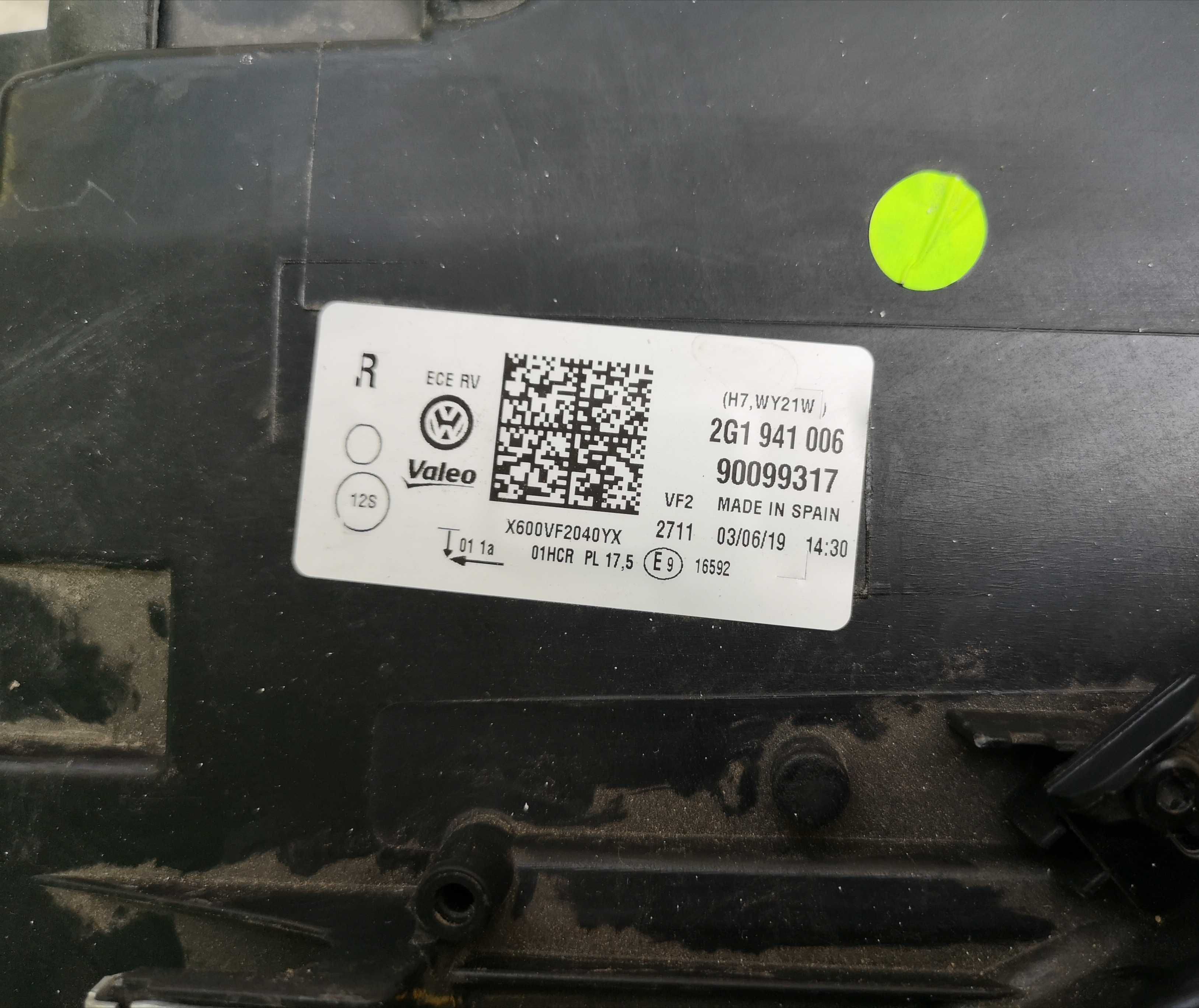 Оригинален фар Ляв Десен  Vw Polo 2G