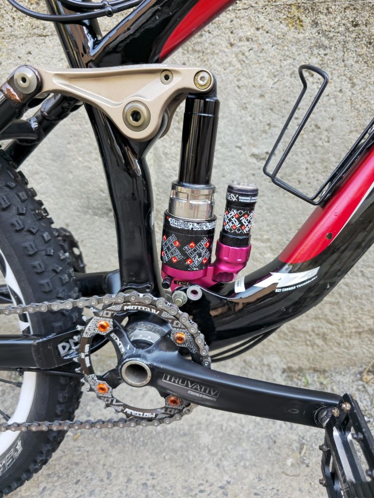 Specialized Enduro 26 цола XTR 1x10 Marzocchi Bomber Карбонов Обслужен