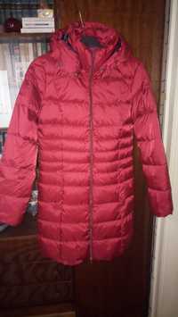Красиво олекотено палто с  качулка, наситено-червен цвят, р-р 44-46