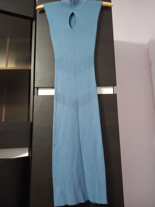 Rochie noua Guess + gentuta plic cadou
