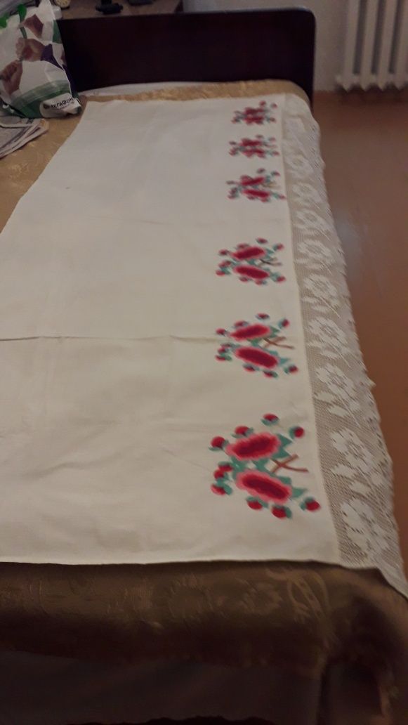 Продаю скатерти ручной вышивки