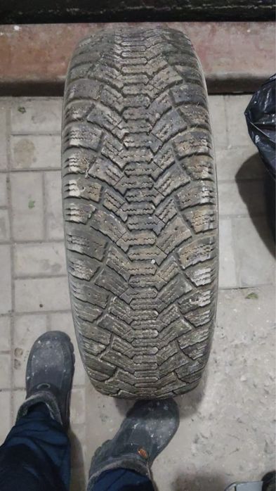 Продам резину 206/70/15